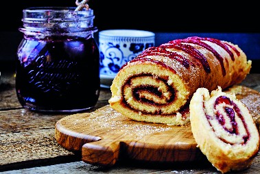 STARINSKI ROLAT SA DŽEMOM BUDI NOSTALGIJU Isti kao onaj bakin, mekan i mirisan