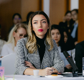 "OSOBA BEZ MORALA I ČASTI PRETI PREDSEDNIKU DRŽAVE" Mesarović oštro odgovorila Mariniki Tepić: Prvo da pogleda svoje neposredno okruženje ogrezlo u kriminalu!