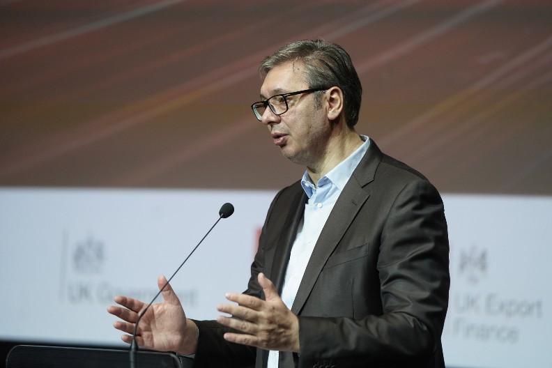 "ZAHVALJUJUĆI BLOKADERIMA NIS JE PRODAT" Vučić: Ljudi kritikuju a ne znaju ni šta kritikuju