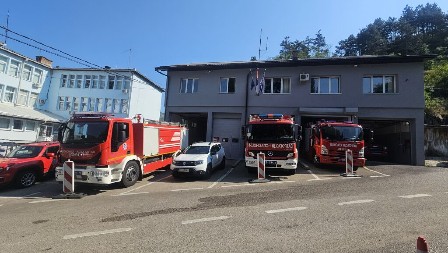 POŽAR U GROCKOJ Izgoreo kombi pun dragocene robe