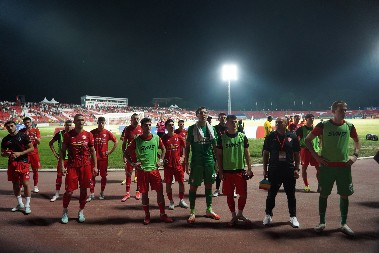 SUZE SAME KREĆU... Srpski fudbal ne pamti tužniju najavu jedne utakmice (FOTO)