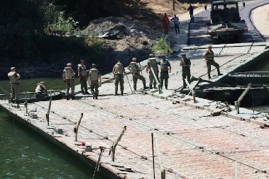 NABUJALA REKA, ZAUSTAVLJEN SAOBRAĆAJ PREKO OVOG MOSTA Obilne padavine donose probleme i u ovom delu Srbije, situacija se prati iz minuta u minut!