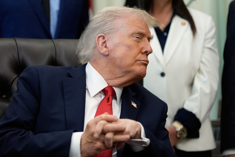 OBJAVLJEN TAJNI SNIMAK Ovo bi moglo da uvuče Trampa u još jedan skandal (FOTO/VIDEO)