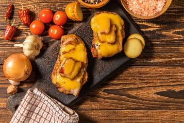 JUNEĆE ŠNICLE U SOSU OD SENFA Aromatični ručak koji tera vodu na usta