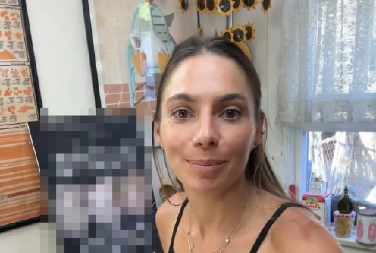 ZGROZILA 14 MILIONA LJUDI Ženi se nije svidela hrana u avionu, pa je napravila ručak koji Srbi tamane