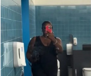 VIRALNI SNIMAK KOJI JE UZDRMAO INTERNET Toalet na aerodromu deluje kao SCENA IZ HORORA - putnici vilica pala od šoka! (VIDEO)