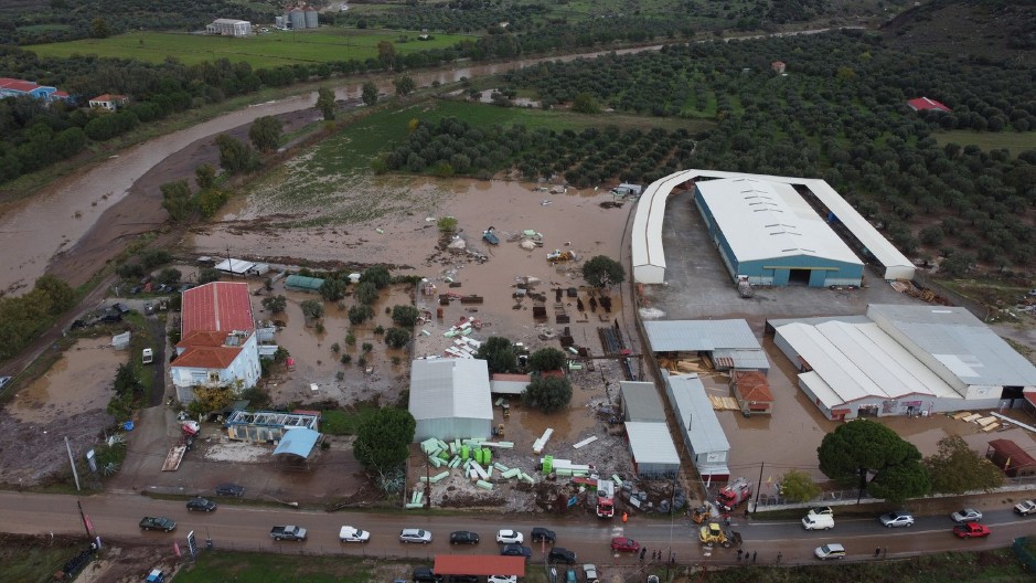 KATASTROFALNE POPLAVE U GRČKOJ! Haos nakon nevremena, vanredno stanje proglašeno, ovaj deo zemlje je RAZOREN