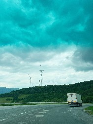 OLUJNI VETAR PREVRNUO KAMPER Ima povređenih