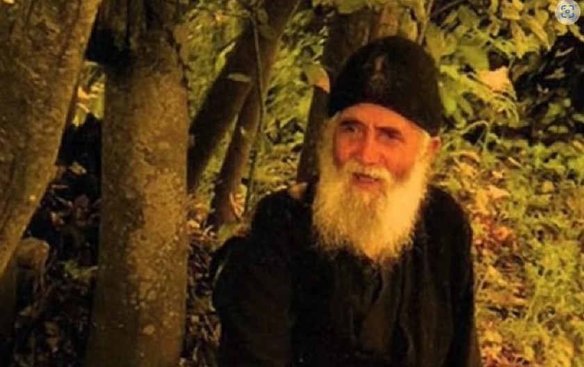 STARAC ILIJA OBJASNIO Evo zašto nikako ne biste smeli da kucnete u drvo tri puta