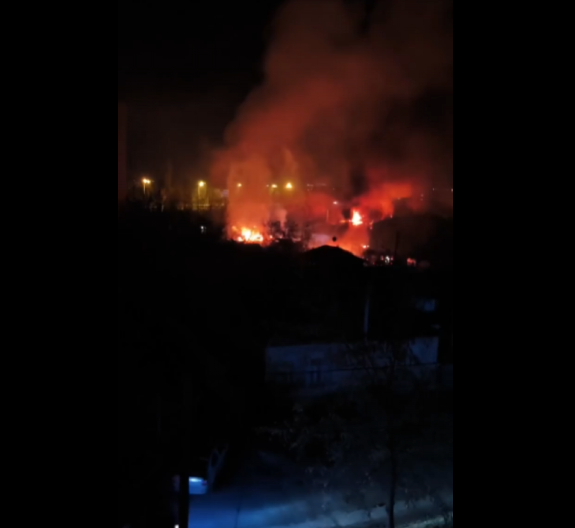 HARKOV U PLAMENU! Pojavili se snimci nakon brutalnog ruskog napada, ima mrtvih i povređenih (VIDEO)