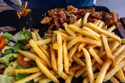 JEDNOSTAVNI TRIKOVI ZA SAVRŠEN POMFRIT Biće spolja hrskav, a iznutra kremast