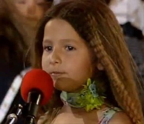 NEMA ŠANSE DA POGODITE KO JE DEVOJČICA SA FOTKE Nije znala da nabroji mesece, bila je privođena zbog transporta droge, a muž ju je prevario sa starletom (FOTO)