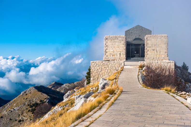 GRADONAČELNIK CETINJA ZAPRETIO VATROM: Markuš - Isti razlog zbog kog je srušena kapela stoji i iza otpora obnovi