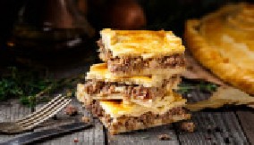 DOMAĆA PITA SA MESOM BOLJA OD SVAKOG BUREKA Polizaćete i tanjir koliko je slasna