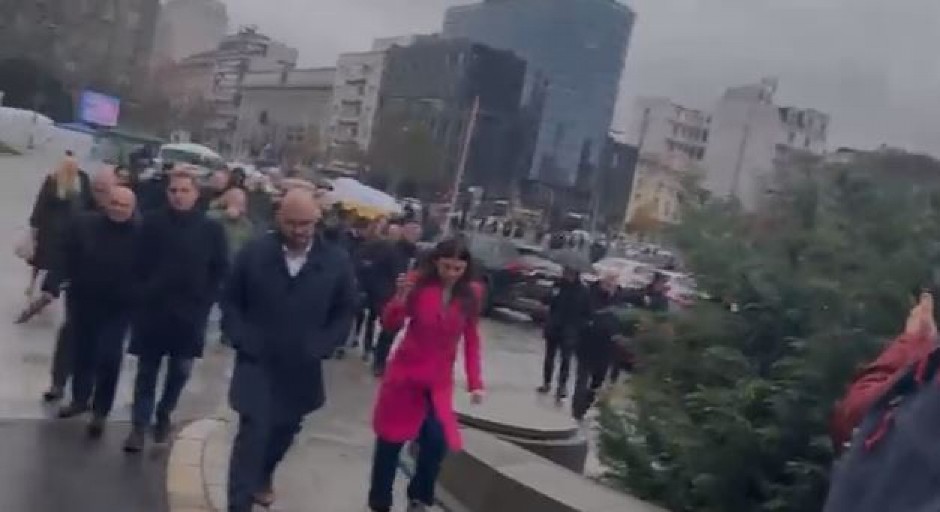 Blokaderi bez ikakvih problema ušli u Skupštinu, narod im poručio DA SU LOPOVI!