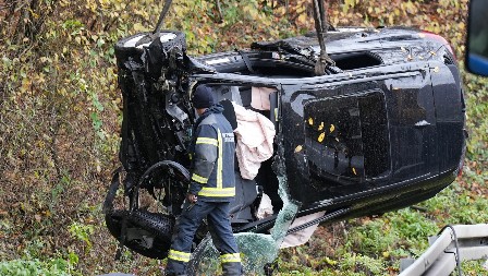 AUTOMOBIL SAM UPUTIO SOS POZIV HITNOJ POMOĆI Nove informacije o tragediji u kojoj su stradali Ana i njen prijatelj kod jezera Međuvršje