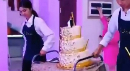 KATASTROFA NA VENČANJU Konobari unosili svadbenu tortu, a onda se salom prolomio VRISAK - mladenci u šoku! (VIDEO)