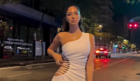 ĐINA DŽINOVIĆ POKAZALA NOVOG DEČKA! Voze se luksuznim autom kroz Barselonu i uživaju u luksuzu (FOTO)