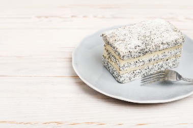 KOLAČ SA MAKOM BOLJI OD SVAKE TORTE Sve se samo pomeša i peče