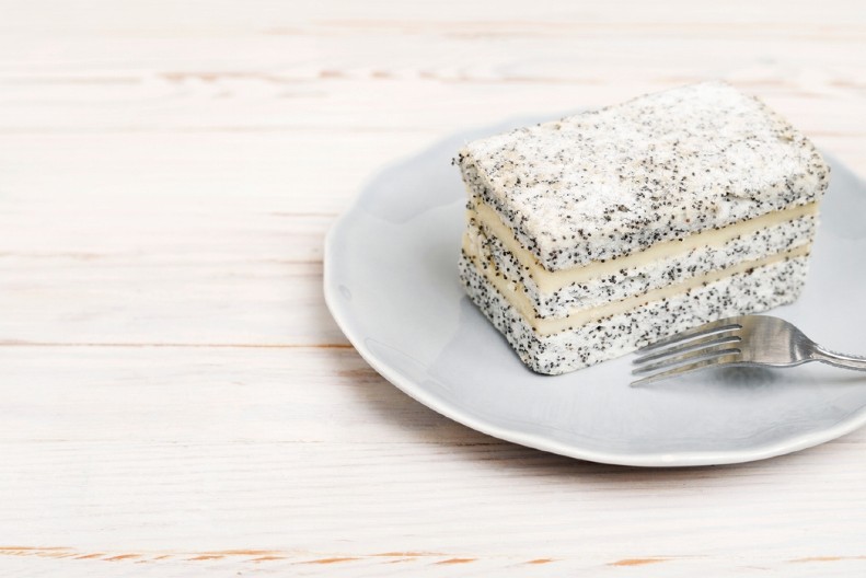 KOLAČ SA MAKOM BOLJI OD SVAKE TORTE Sve se samo pomeša i peče