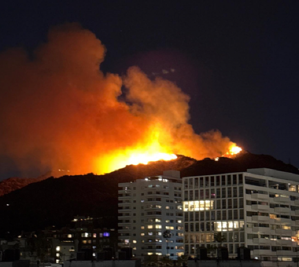 "SPAKOVANI SMO I ČEKAMO" Legendarni glumac se oglasio iz Los Anđelesa, tamo sa nalazi ženom i detetom!