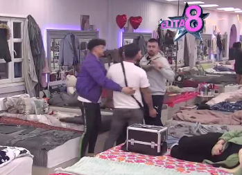 ODUZET MU TROMESEČNI HONORAR! Veliki šef se hitno oglasio nakon jezivog nasilja!