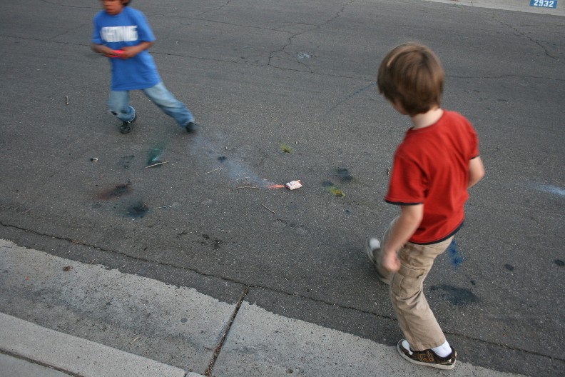 STRAVA I UŽAS U PRIJEPOLJU Dečaku (8) amputirani prsti zbog petarde
