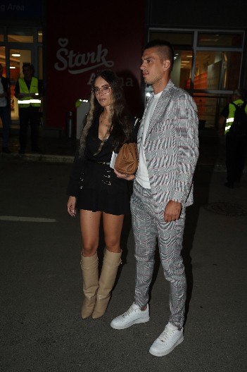 "BEŽI BRE, IDI SAMA!" Vujadin Savić urlao na Mirku Vasiljević, haos na javnom mestu!