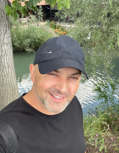 VODITELJ GRANDA HITNO PRODAJE SVU IMOVINU! Saopštio šok odluku, odlazi iz Srbije!