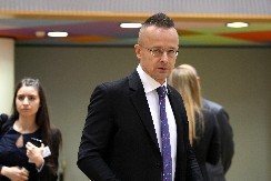 MAĐARI JEDVA ČEKAJU TRAMPOV DOLAZAK Sijarto prokomentarisao sankcije NIS-u