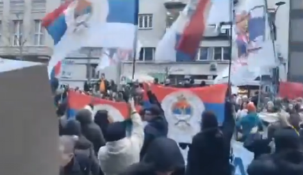 BAŠ NAS BRIGA ZA TZV. KOSOVO I REPUBLIKU SRPSKU: Organizatori studentskih blokada zabranili patriotska obeležja! (FOTO/VIDEO)