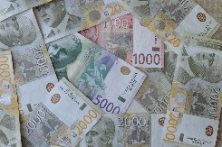 SUTRA ISPLATA UVEĆANIH ZARADA Novac leže na ručune ove grupe građana (FOTO)