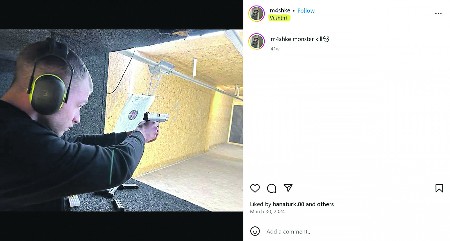 VOĐA PROTESTA U NOVOM PAZARU VEŽBA PUCANJE U VUČITRNU Đilasovac Enis Mašović koji glumi studenta šokirao objavama na društvenim mrežama