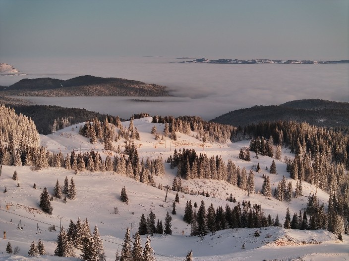 NA JAHORINI ZA 50 DANA ZIMSKE SEZONE SKIJALO GOTOVO 150.000 SKIJAŠA Zimska sezona na Jahorini donosi rekorde i odlično skijanje