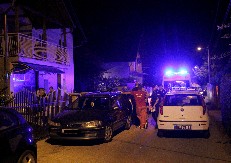 PANIKA NA VRAČARU: Tri osobe u kritičnom stanju zbog mirisa u lokalu, blokirana ulica!