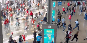 TOTALNA LUDNICA ZA "CRNI PETAK" Haotični snimci pokazuju najluđe strane ovog događaja (VIDEO)