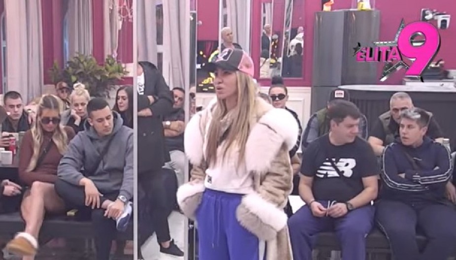 "BLAM ME JE ŠTO SAM BILA SA NJIM" Aneli van sebe nakon što je videla kako je Luka vređa kod Anite: "Iskoristio me je, njegova porodica je sve iscenirala" (FOTO)