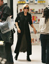 JEZIVA ISPOVEST ČUVENE PLAVUŠE  "Zubi su mi ispadali, a oči deformisale"