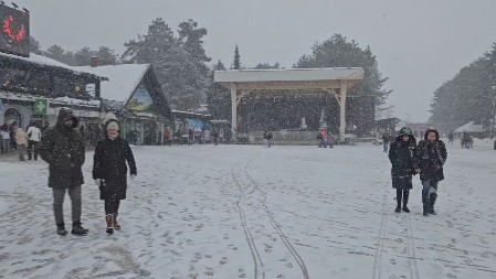 SRBIJA POD SNEGOM, OVDE JE OZBILJNO ZAVEJALO! Od jutros napadalo 32 centimetra