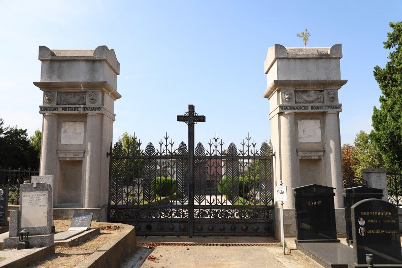 NA ITALIJANSKOM VOJNOM GROBLJU OBELEŽEN 4. NOVEMBAR DAN NACIONALNOG JEDINSTVA I DAN ORUŽANIH SNAGA ITALIJE