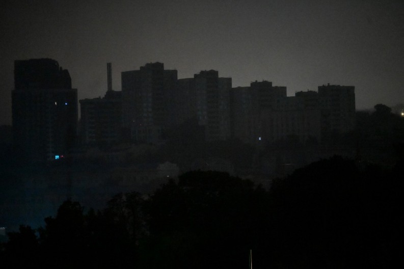 UKRAJINSKI NAROD SE SMRZAVA Kijev bez struje i grejanja