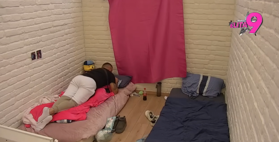 PAO POLJUBAC IZMEĐU ANELI I ASMINA Sve pokušali da zataškaju, Grofica van sebe: "FUJ, GADURO!"