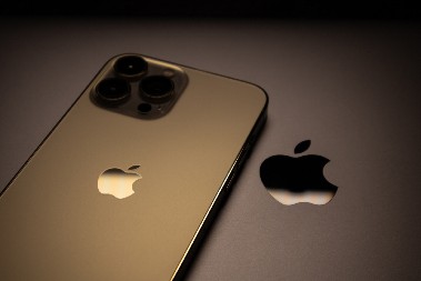 KOMPANIJA EPL SAVLADALA VELIKI TEHNIČKI IZAZOV  Počinje nova era savitljivih telefona - evo šta je najavljeno