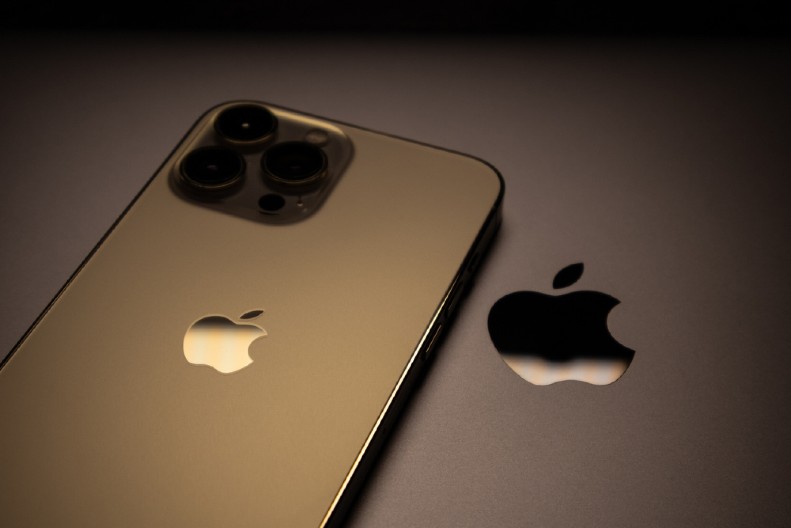 KOMPANIJA EPL SAVLADALA VELIKI TEHNIČKI IZAZOV  Počinje nova era savitljivih telefona - evo šta je najavljeno