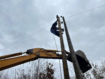 SRPSKI GRAD SUTRA PET SATI NEĆE IMATI STRUJU Obavljaju se radovi na redovnom održavanju dalekovoda
