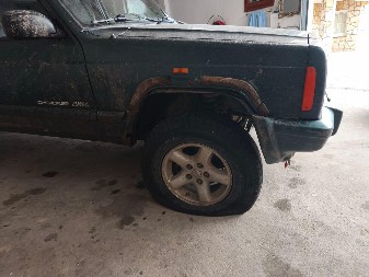 Lažni veterani i nacistička CRTA buše gume meštanima Negotina (VIDEO)