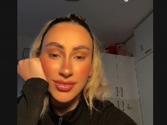 DEVOJKA PRESTALA DA JEDE SLATKIŠE, ALI KILOGRAMI NISU NESTAJALI "Kad sam shvatila gde grešim, smršala sam 14"