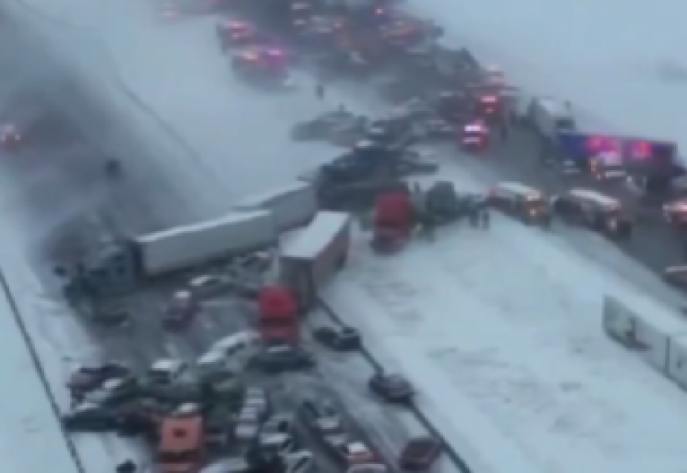 HOROR NA AUTOPUTU! Lančani sudar, 50 vozila se zakucalo! (VIDEO)