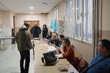 OBJAVLJENI PRELIMINARNI REZULTATI IZBORA U MIONICI I NEGOTINU Ubedljiva pobeda SNS, poništeno glasanje na jednom biračkom mestu u Sečnju