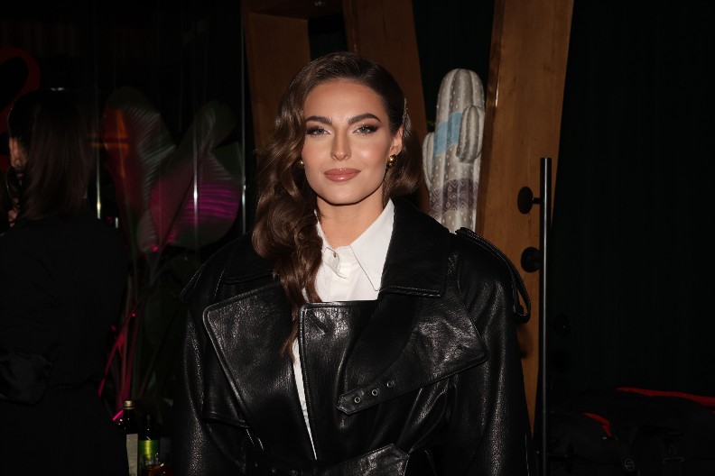 NAKON VESTI O PRIVOĐENJU OGLASILA SE DŽEJLA RAMOVIĆ Evo šta se dogodilo u Makedoniji!